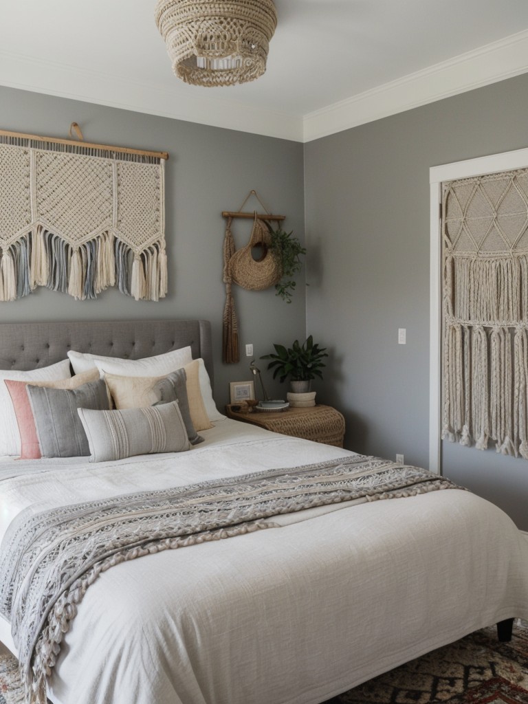 Boho Bliss: Transform Your Bedroom With Gray Apartment Ideas!